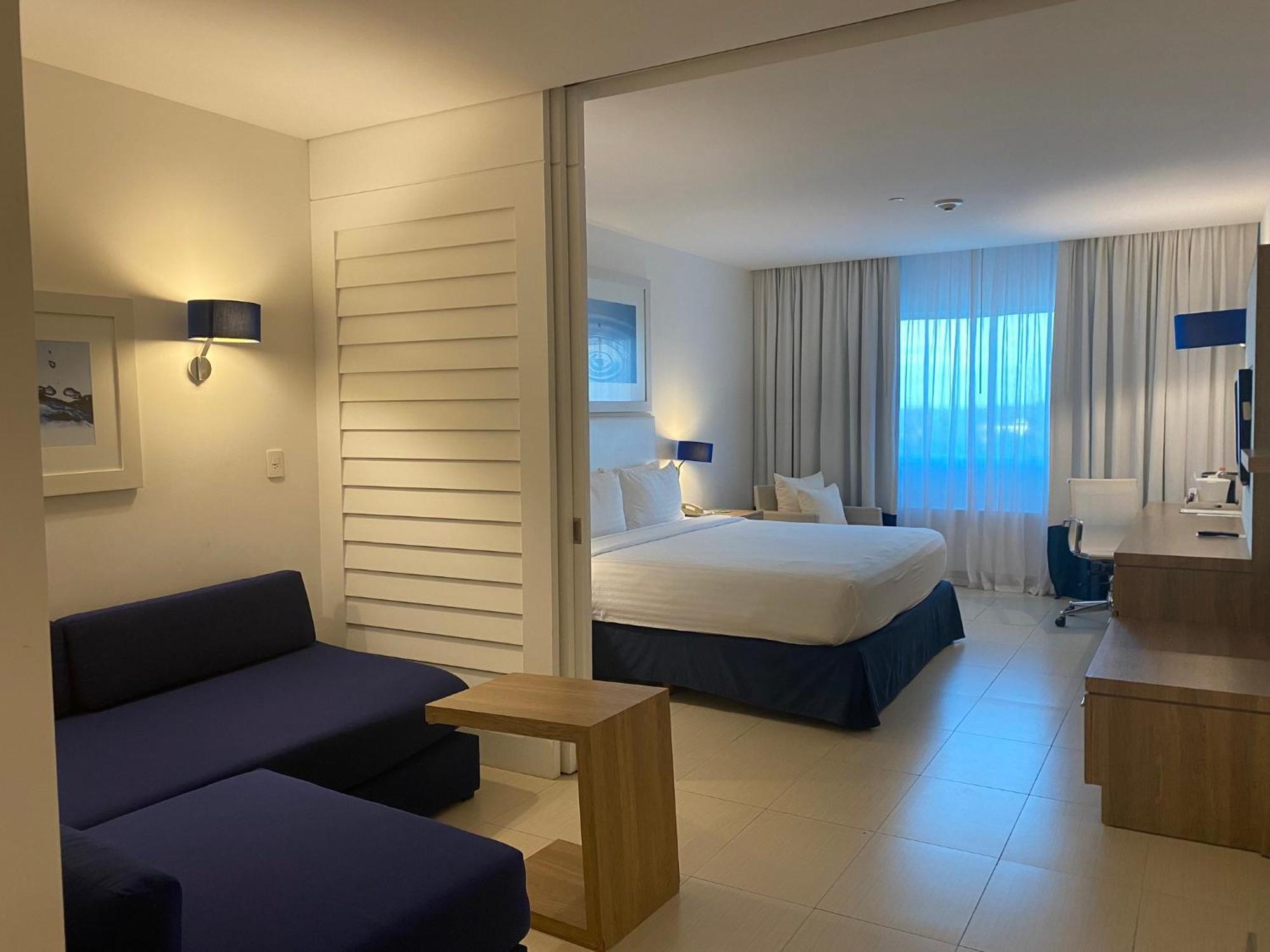 Hotel La Isla By Ihg 4*